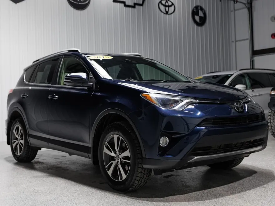 2018 Toyota RAV4 XLE photo 1