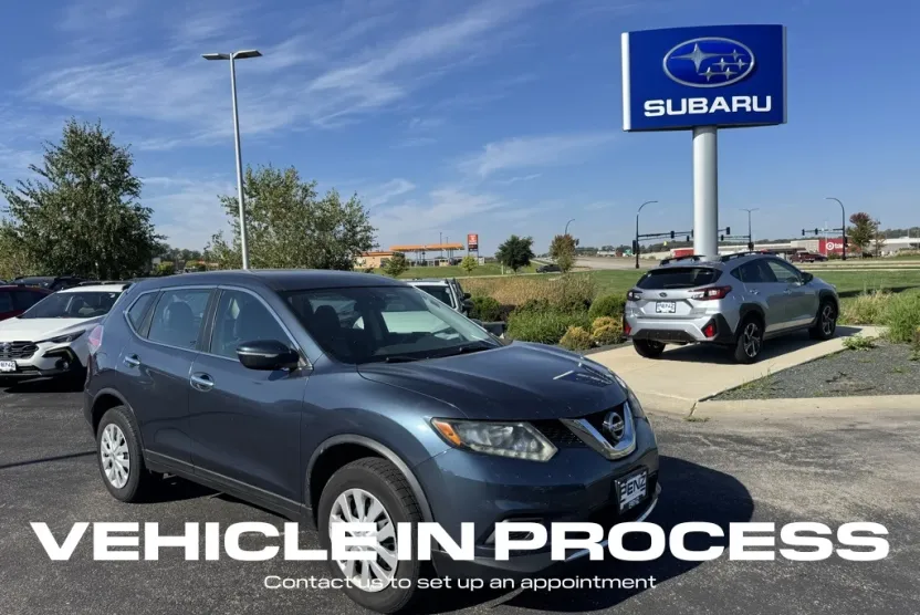 2014 Nissan Rogue S photo 1