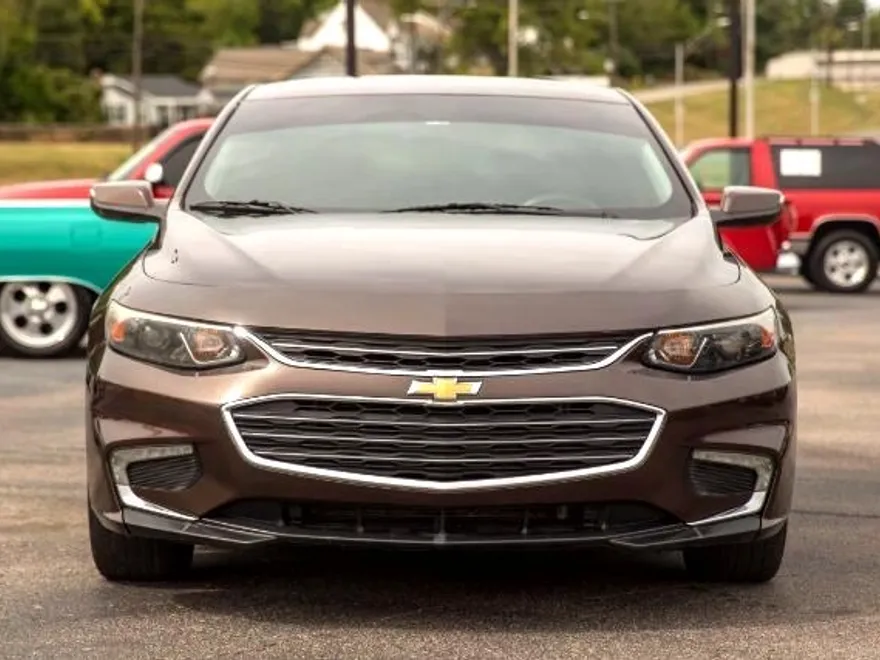 2016 Chevrolet Malibu 1LT photo 1