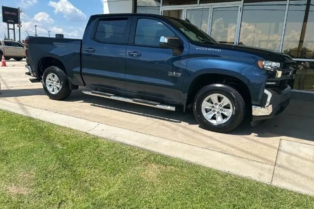 2021 Chevrolet Silverado 1500 LT photo 1