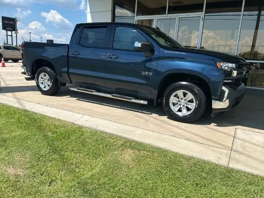 2021 Chevrolet Silverado 1500 LT photo 1