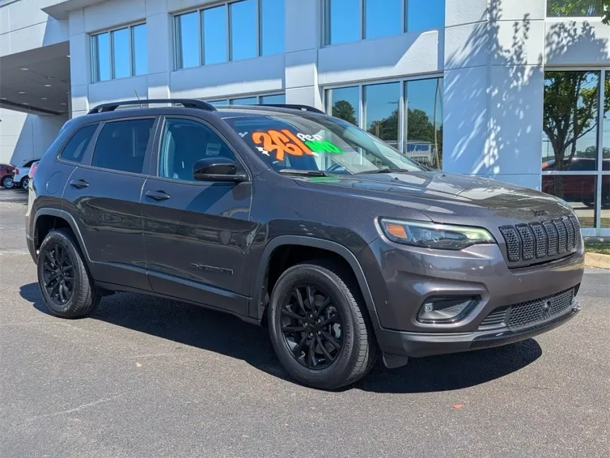2023 Jeep Cherokee Altitude Lux photo 1