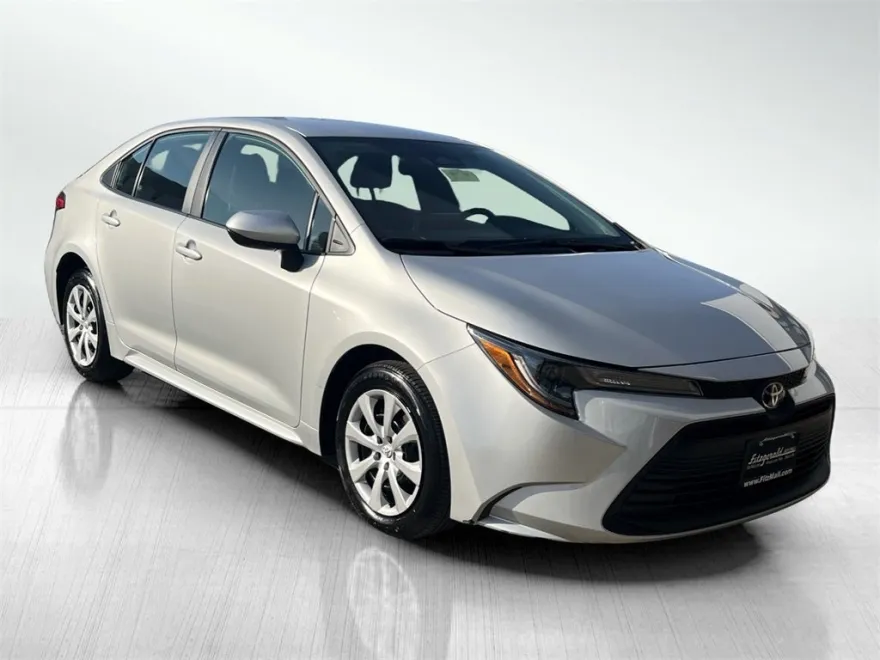 2024 Toyota Corolla LE photo 1