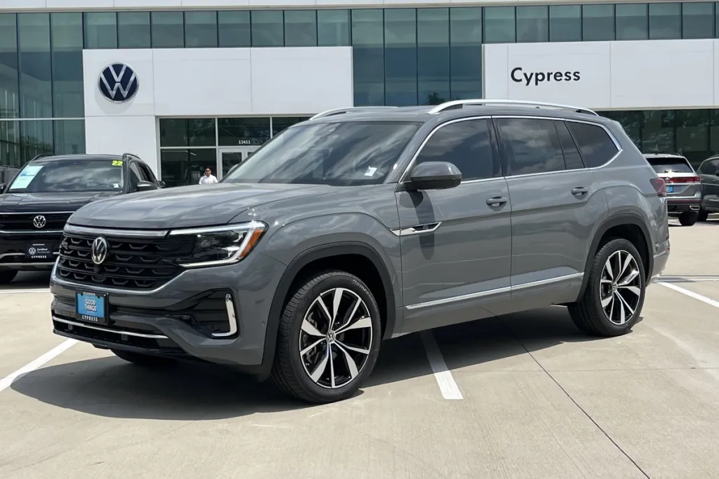 2025 Volkswagen Atlas SEL Premium R-Line photo 1