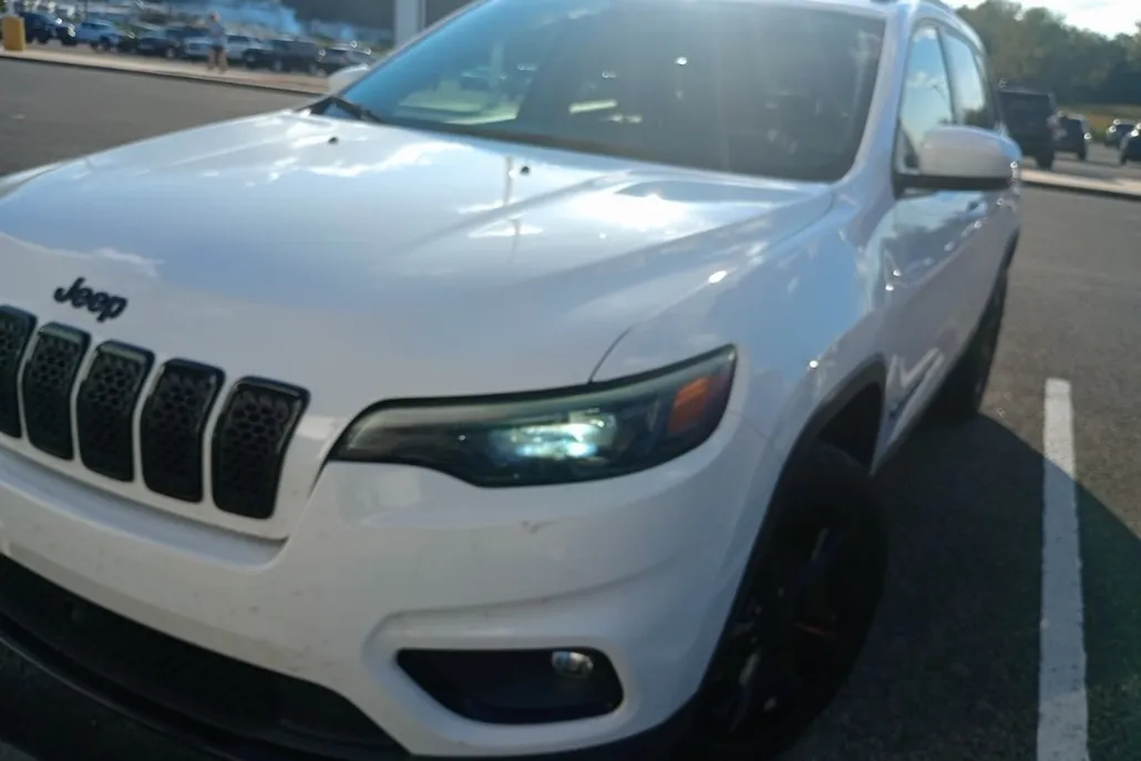 2021 Jeep Cherokee Altitude photo 1