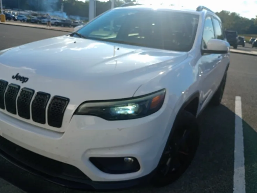 2021 Jeep Cherokee Altitude photo 1