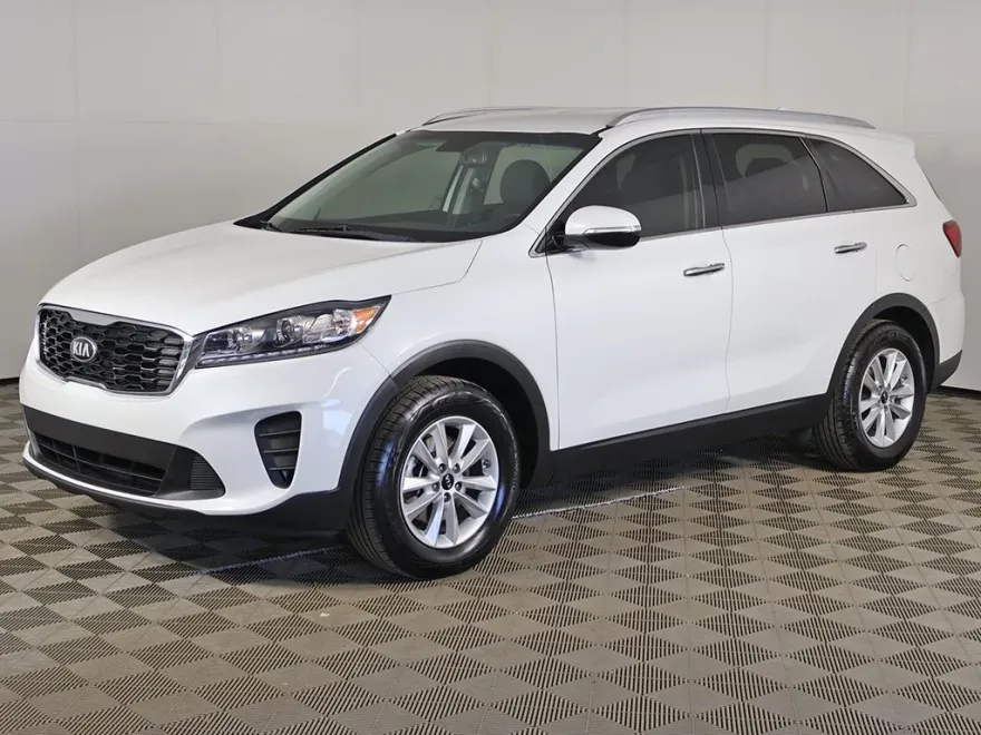 2019 Kia Sorento LX photo 1