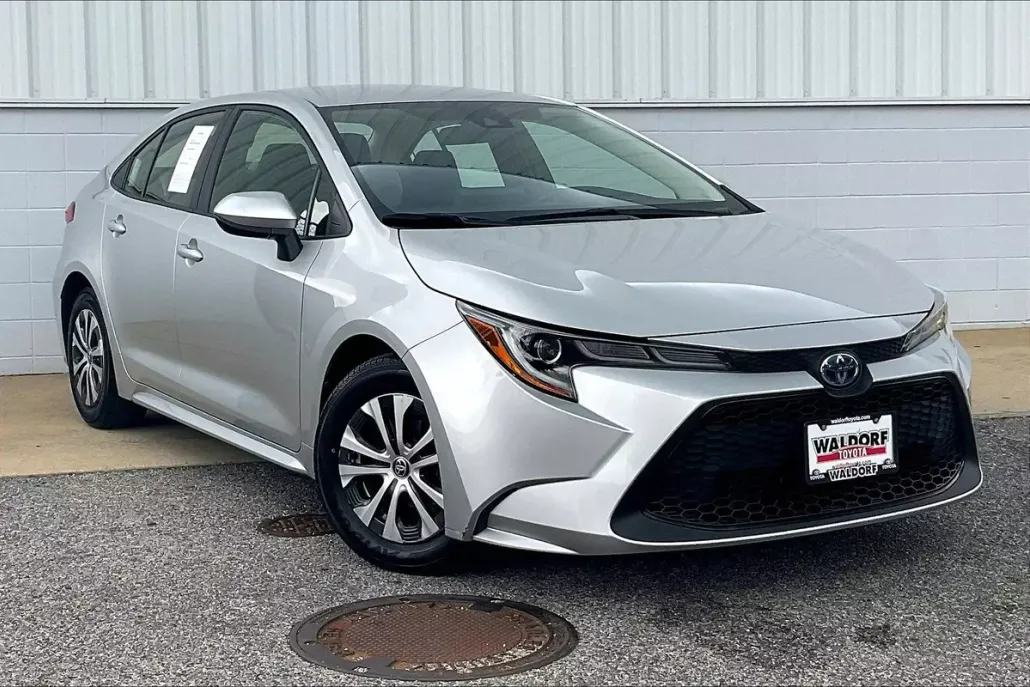 2022 Toyota Corolla Hybrid LE photo 1