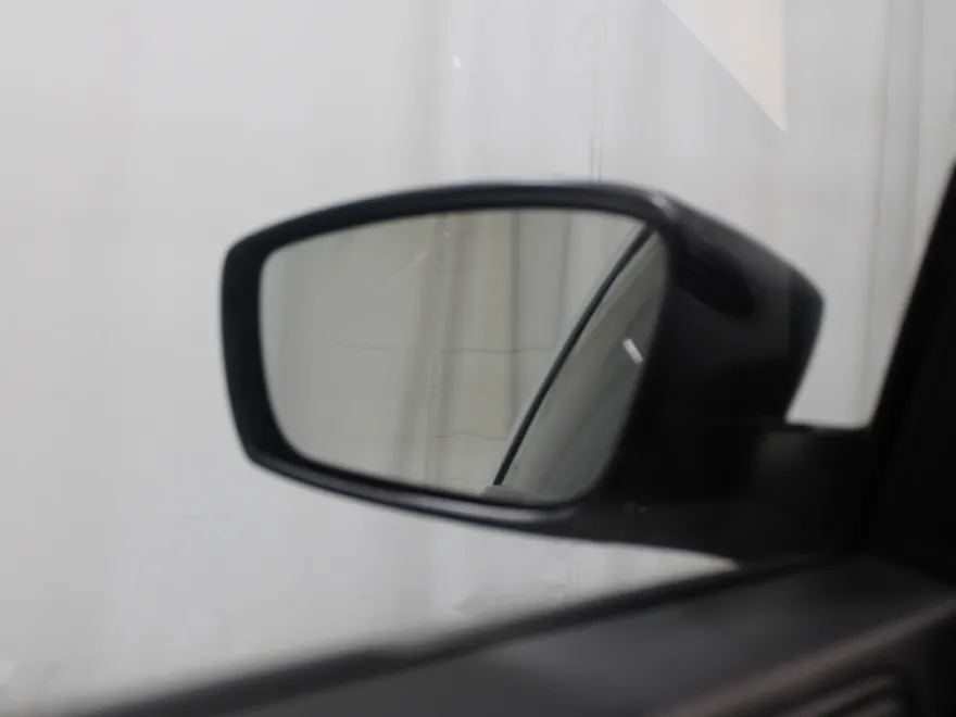 2016 Volkswagen Beetle 1.8T S photo 1
