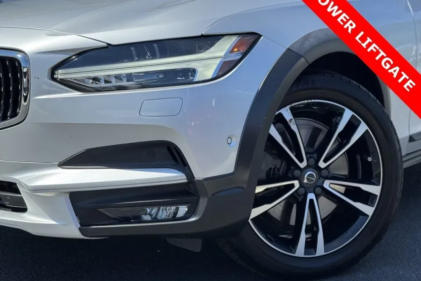 2018 Volvo V90 Cross Country T5 AWD photo 1