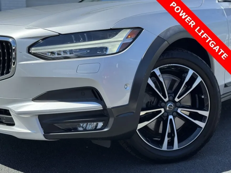 2018 Volvo V90 Cross Country T5 AWD photo 1