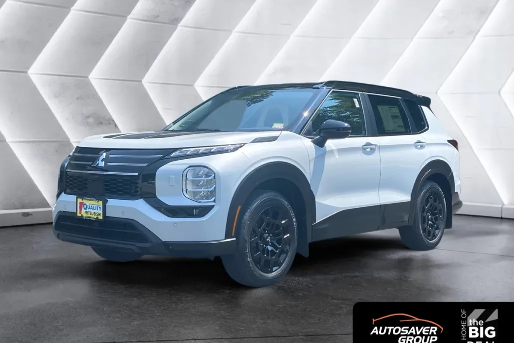 2025 Mitsubishi Outlander SE Ralliart photo 1