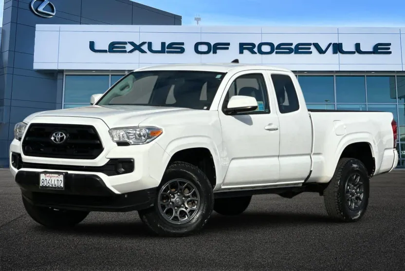 2017 Toyota Tacoma SR photo 1