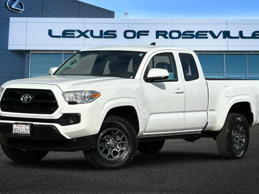 2017 Toyota Tacoma SR photo 1