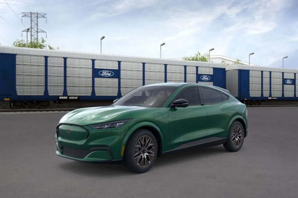 2025 Ford Mustang Mach-E Premium photo 1