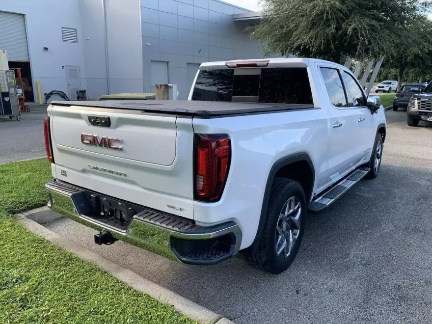 2022 Gmc Sierra 1500 SLT photo 1