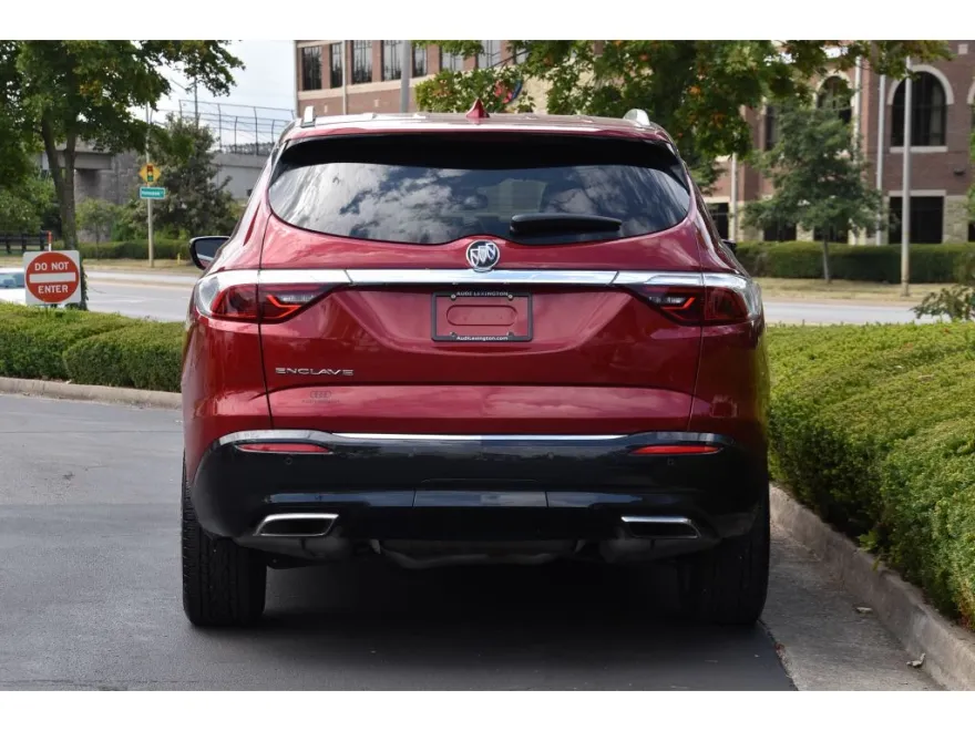 2023 Buick Enclave Essence photo 1