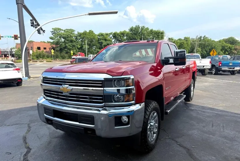 2015 Chevrolet Silverado 2500HD LT photo 1