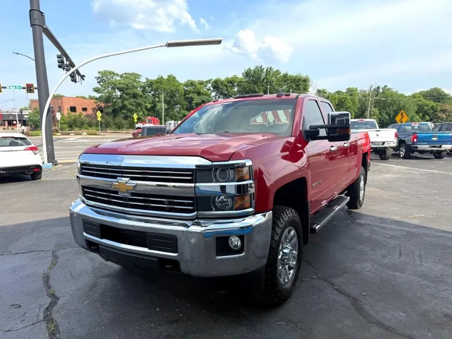 2015 Chevrolet Silverado 2500HD LT photo 1