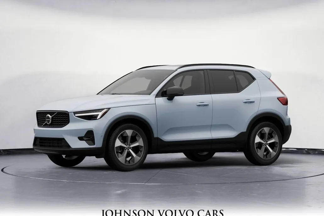 2026 Volvo XC40 Plus photo 1