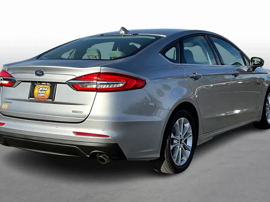2020 Ford Fusion SE photo 1