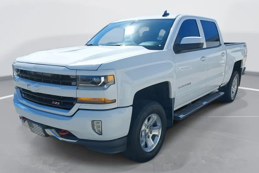 2017 Chevrolet Silverado 1500 LT photo 1