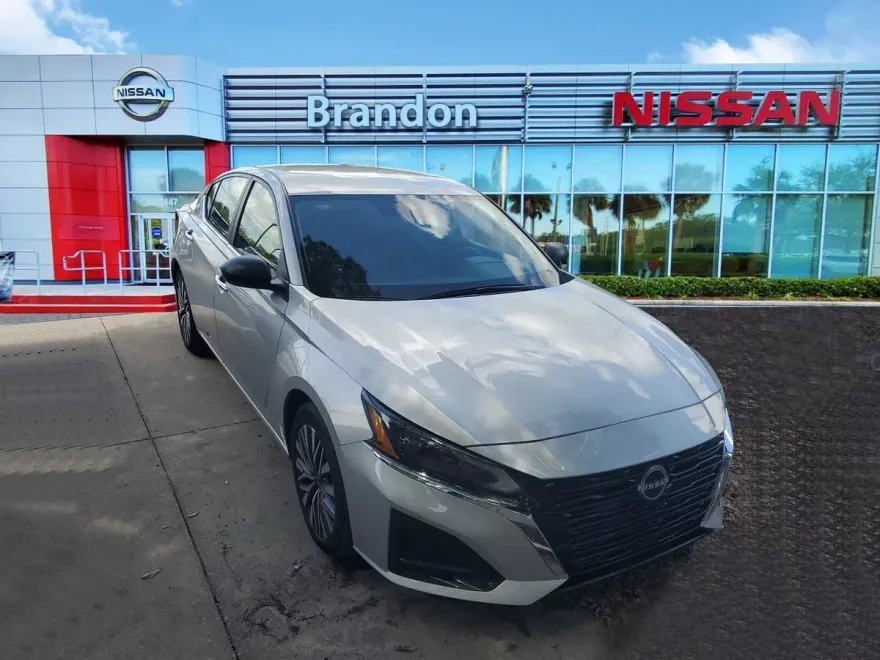 2024 Nissan Altima 2.5 SV photo 1