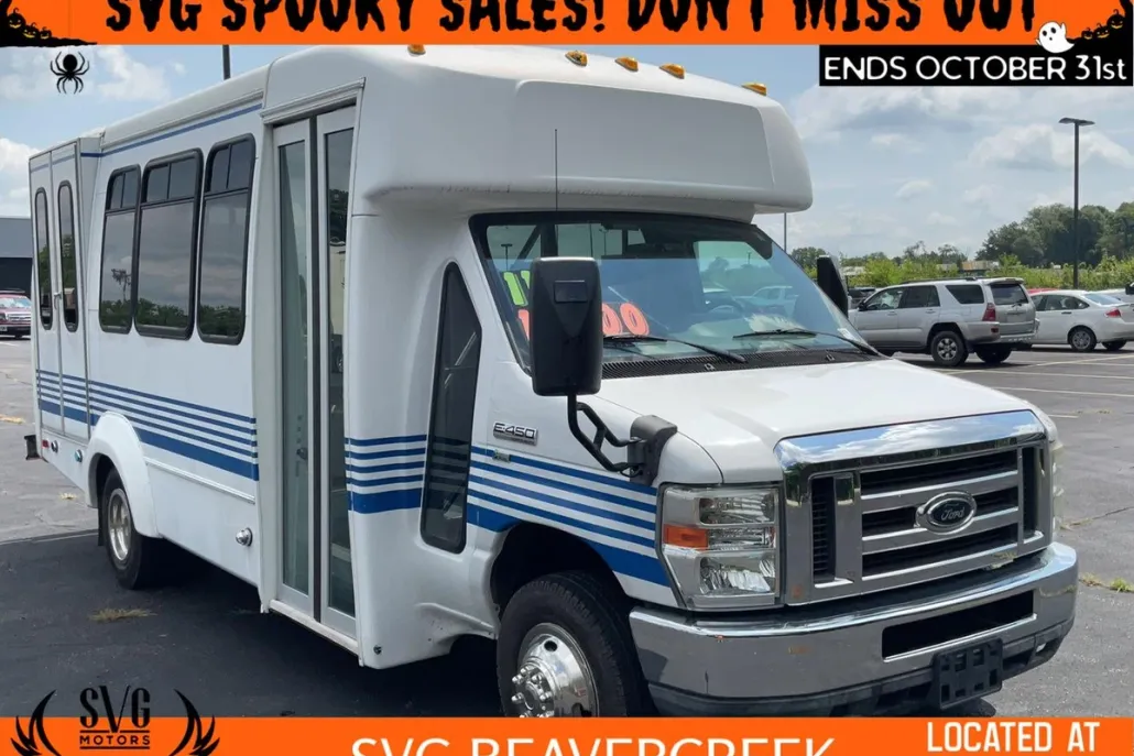 2011 Ford E-350 photo 1