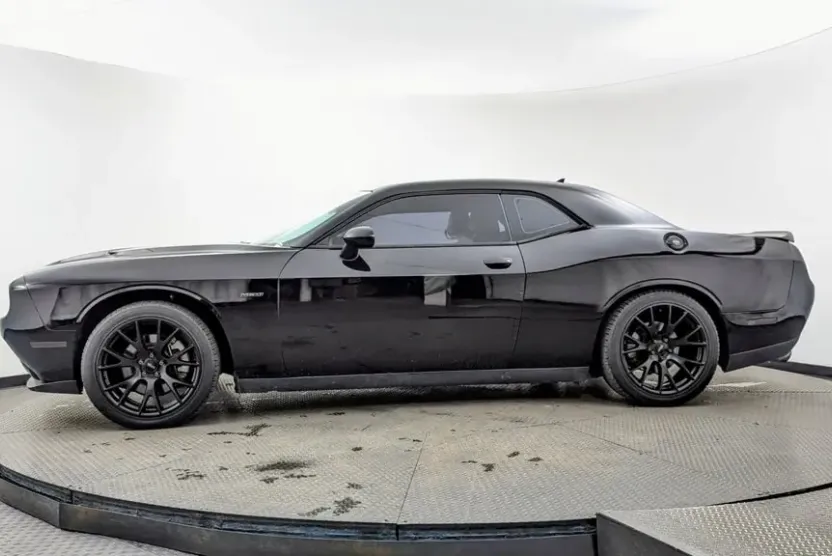 2015 Dodge Challenger R/T Plus photo 1