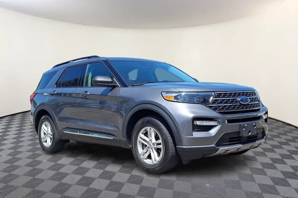 2022 Ford Explorer XLT photo 1