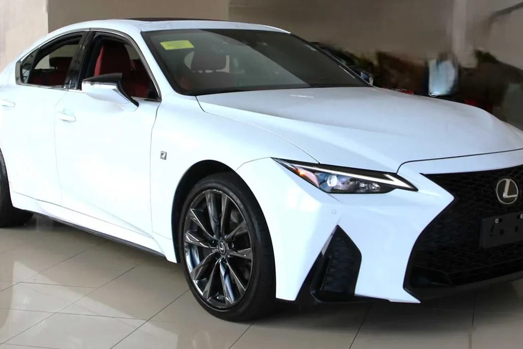 2022 Lexus IS 350 F SPORT photo 1