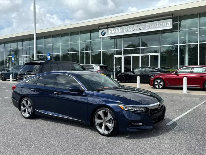2018 Honda Accord Touring 1.5T photo 1