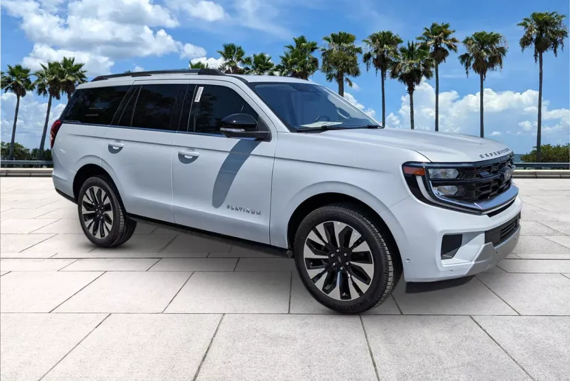 2025 Ford Expedition Platinum photo 1
