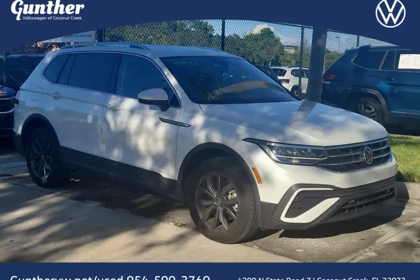 2023 Volkswagen Tiguan SE photo 1