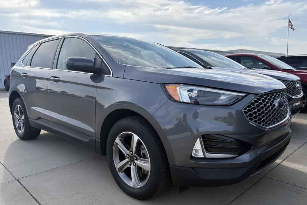 2024 Ford Edge SEL photo 1