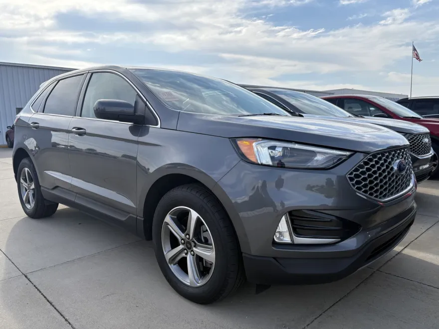 2024 Ford Edge SEL photo 1