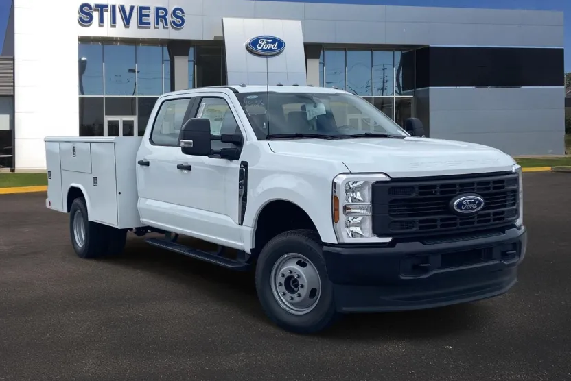 2025 Ford F-350 XL photo 1