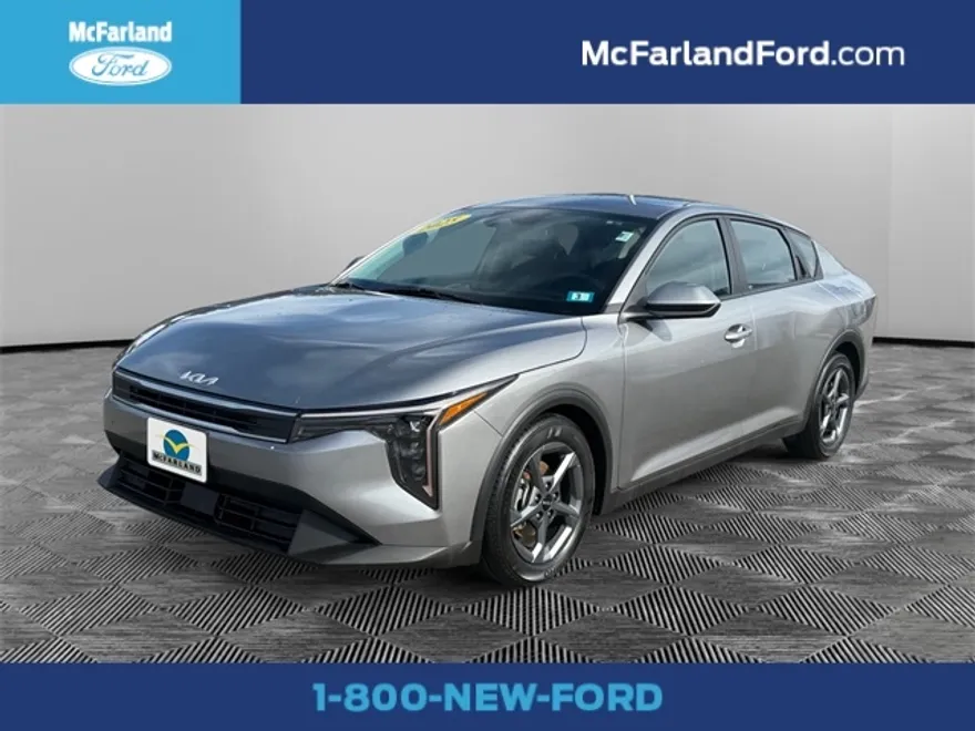 2025 Kia K4 LXS photo 1