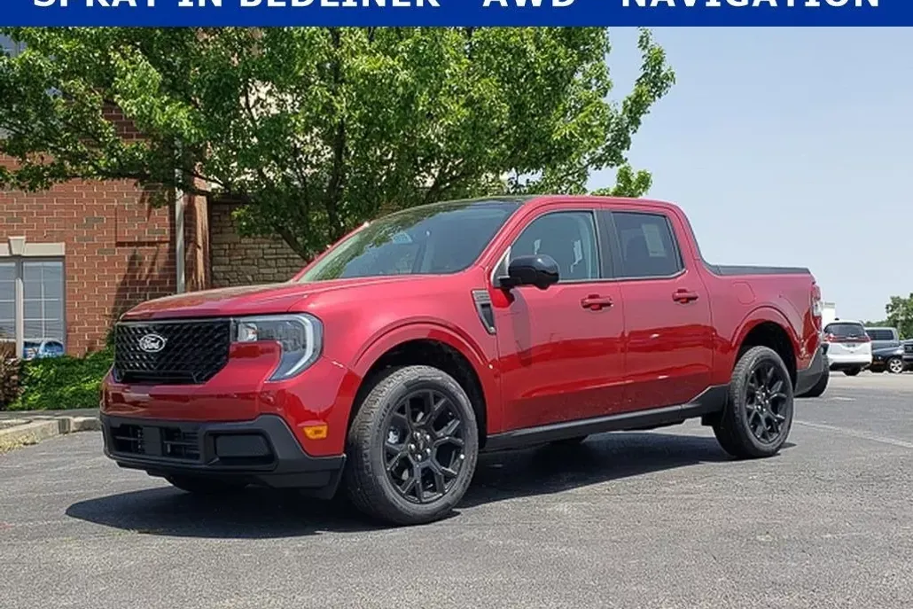2025 Ford Maverick Lariat photo 1