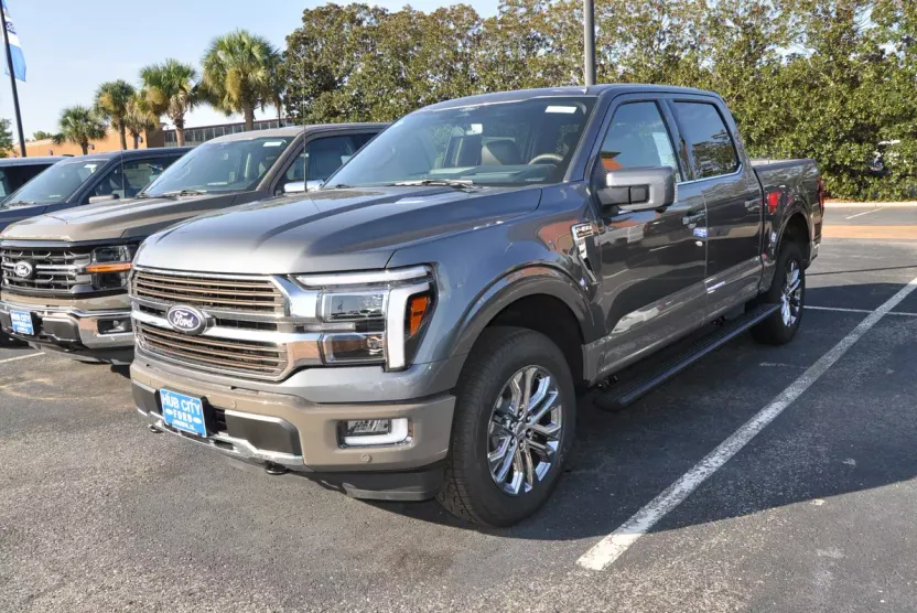 2025 Ford F-150 King Ranch photo 1