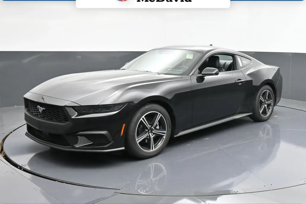 2025 Ford Mustang EcoBoost photo 1