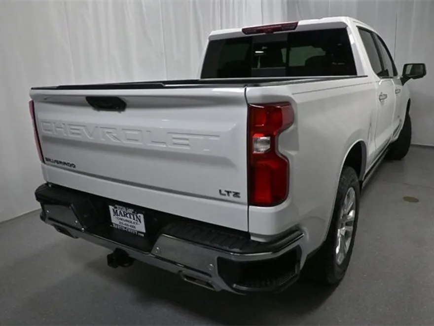 2022 Chevrolet Silverado 1500 LTZ photo 1