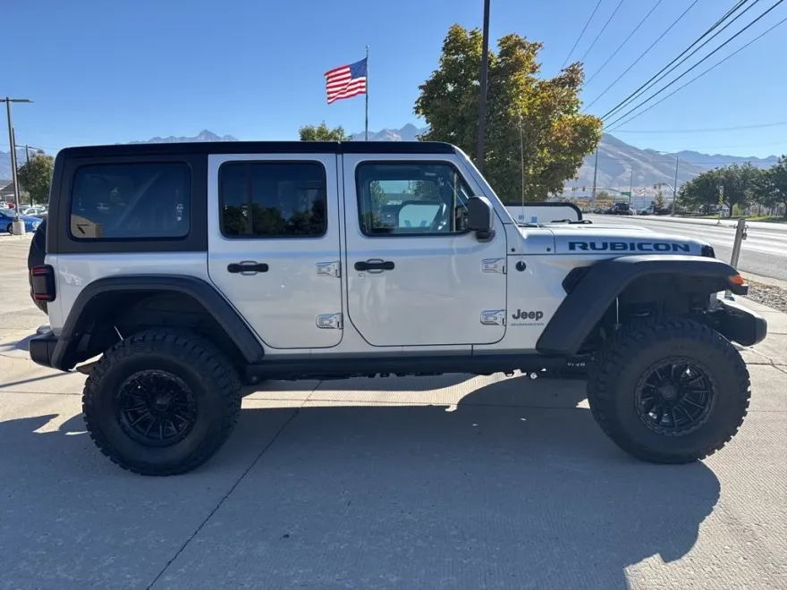 2023 Jeep Wrangler Rubicon 4xe photo 1