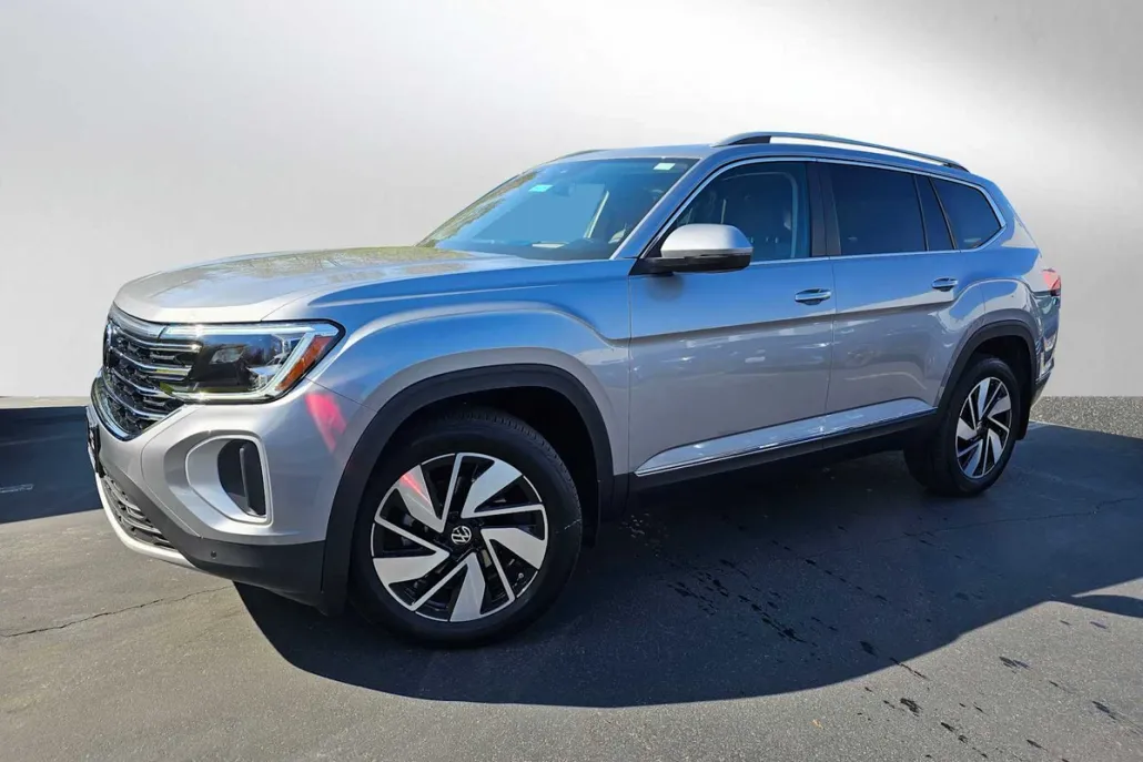 2025 Volkswagen Atlas SEL photo 1