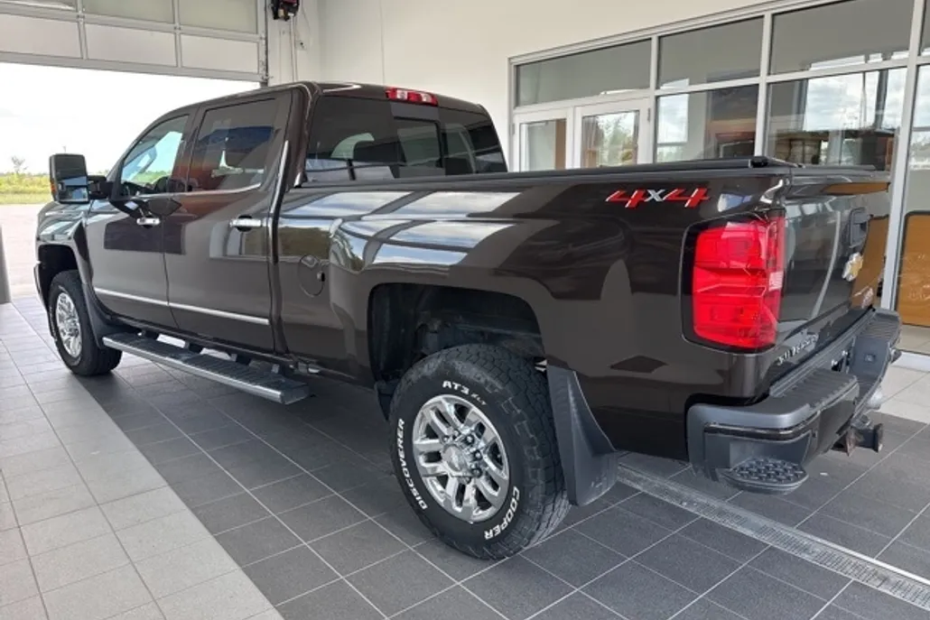 2018 Chevrolet Silverado 3500HD High Country photo 1