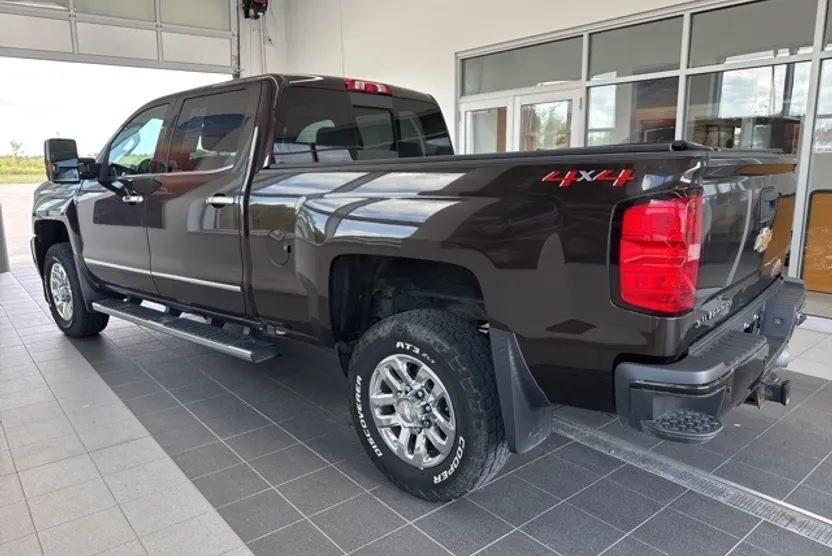 2018 Chevrolet Silverado 3500HD High Country photo 1