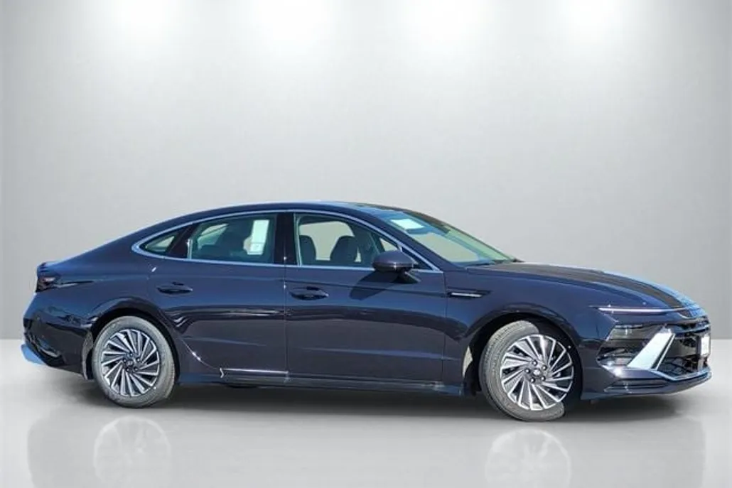 2025 Hyundai Sonata Hybrid Limited photo 1