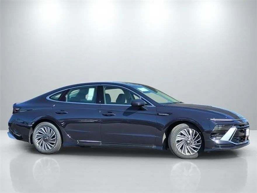 2025 Hyundai Sonata Hybrid Limited photo 1
