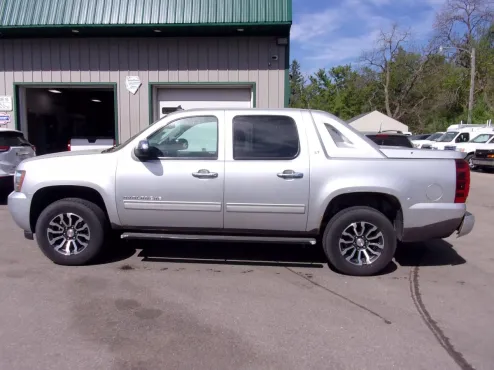 2012 Chevrolet Avalanche LT photo 4