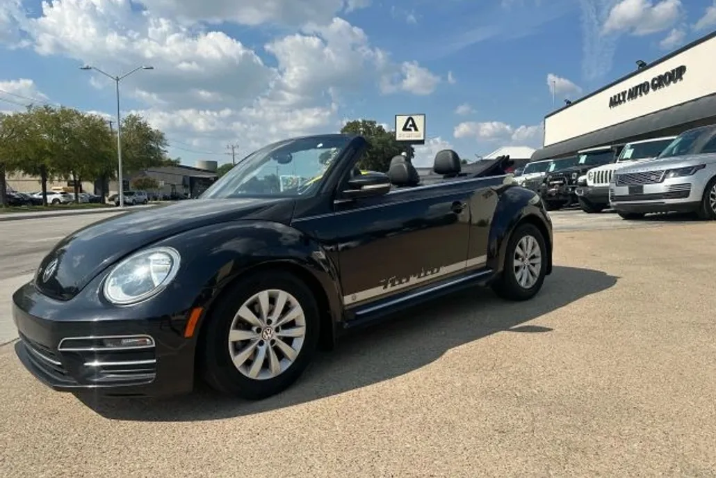2019 Volkswagen Beetle S Convertible photo 1